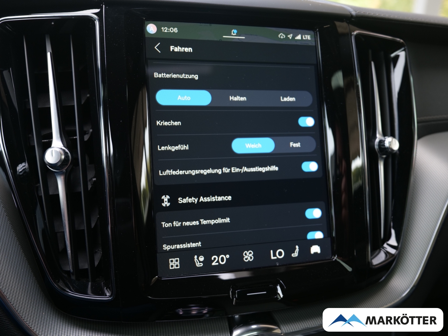 Fahrzeugabbildung Volvo XC60 T8 Recharge AWD Black Edition Ultra Four-C