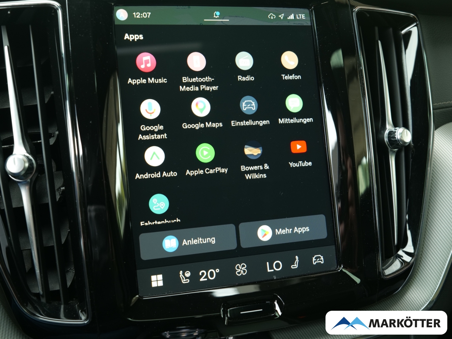 Fahrzeugabbildung Volvo XC60 T8 Recharge AWD Black Edition Ultra Four-C