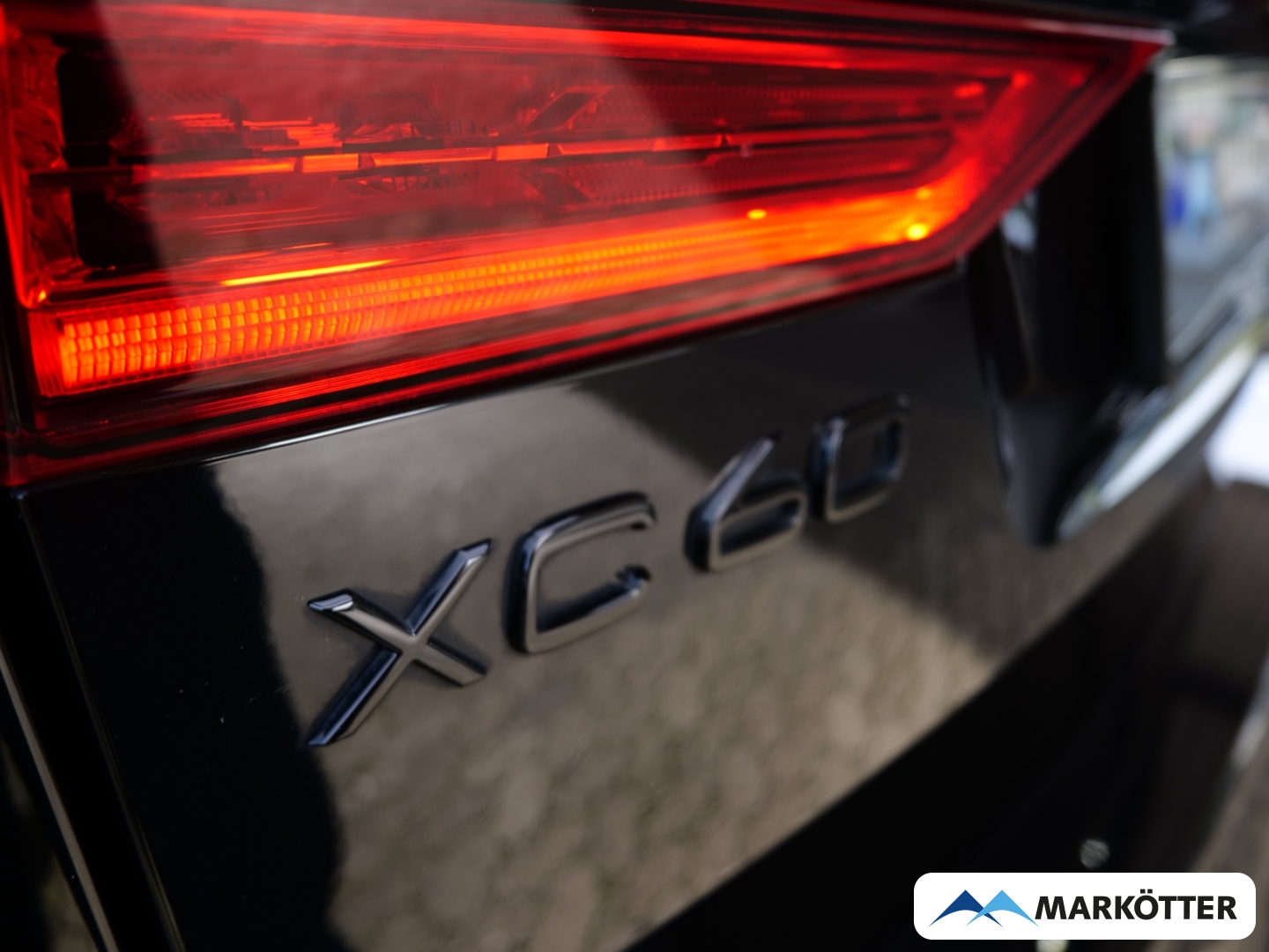 Fahrzeugabbildung Volvo XC60 T8 Recharge AWD Black Edition Ultra Four-C
