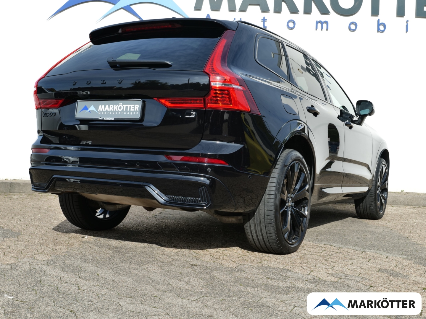 Fahrzeugabbildung Volvo XC60 T8 Recharge AWD Black Edition Ultra Four-C