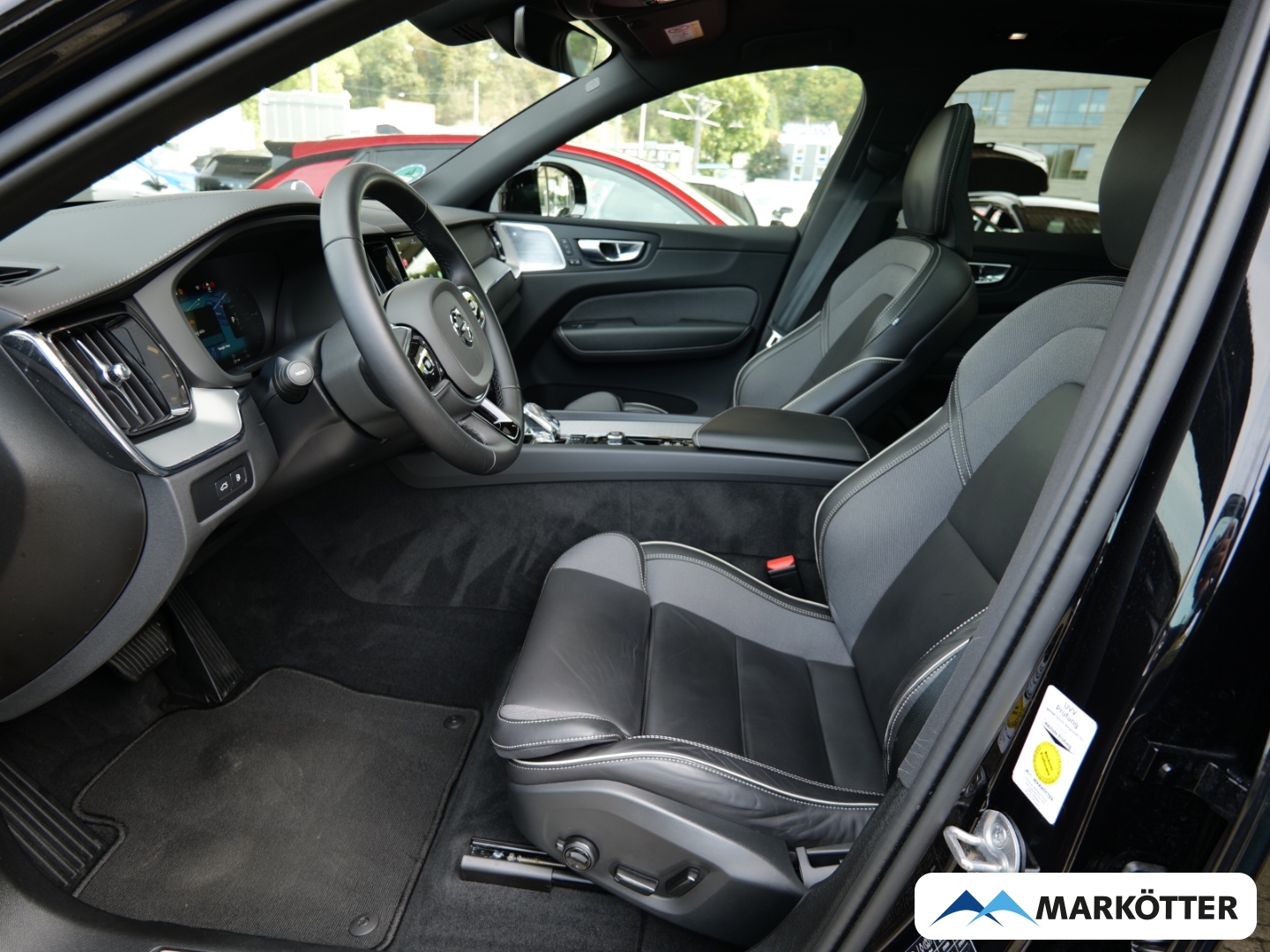 Fahrzeugabbildung Volvo XC60 T8 Recharge AWD Black Edition Ultra Four-C