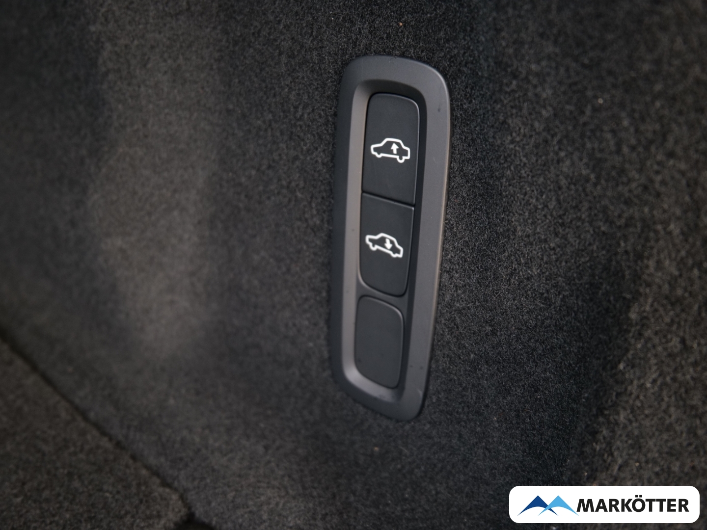 Fahrzeugabbildung Volvo XC60 T8 Recharge AWD Black Edition Ultra Four-C