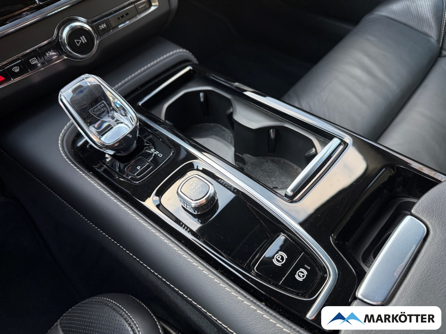 Fahrzeugabbildung Volvo V90 T8 AWD Ultimate Dark ACC/BLIS/LUFT/360°