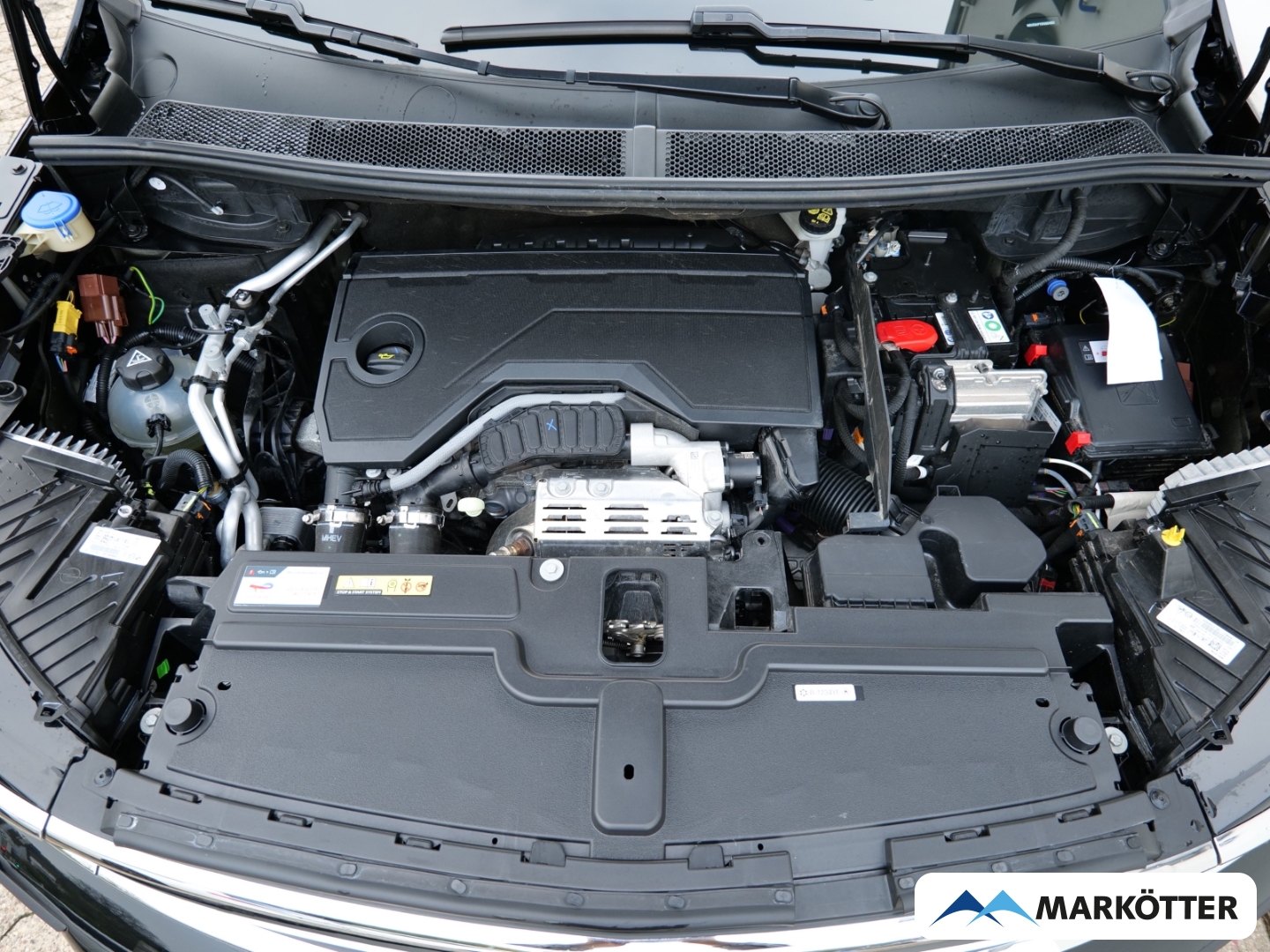 Fahrzeugabbildung Opel Grandland 1.2 GS Mild Hybrid Black 180CAM/SHZ/LHZ
