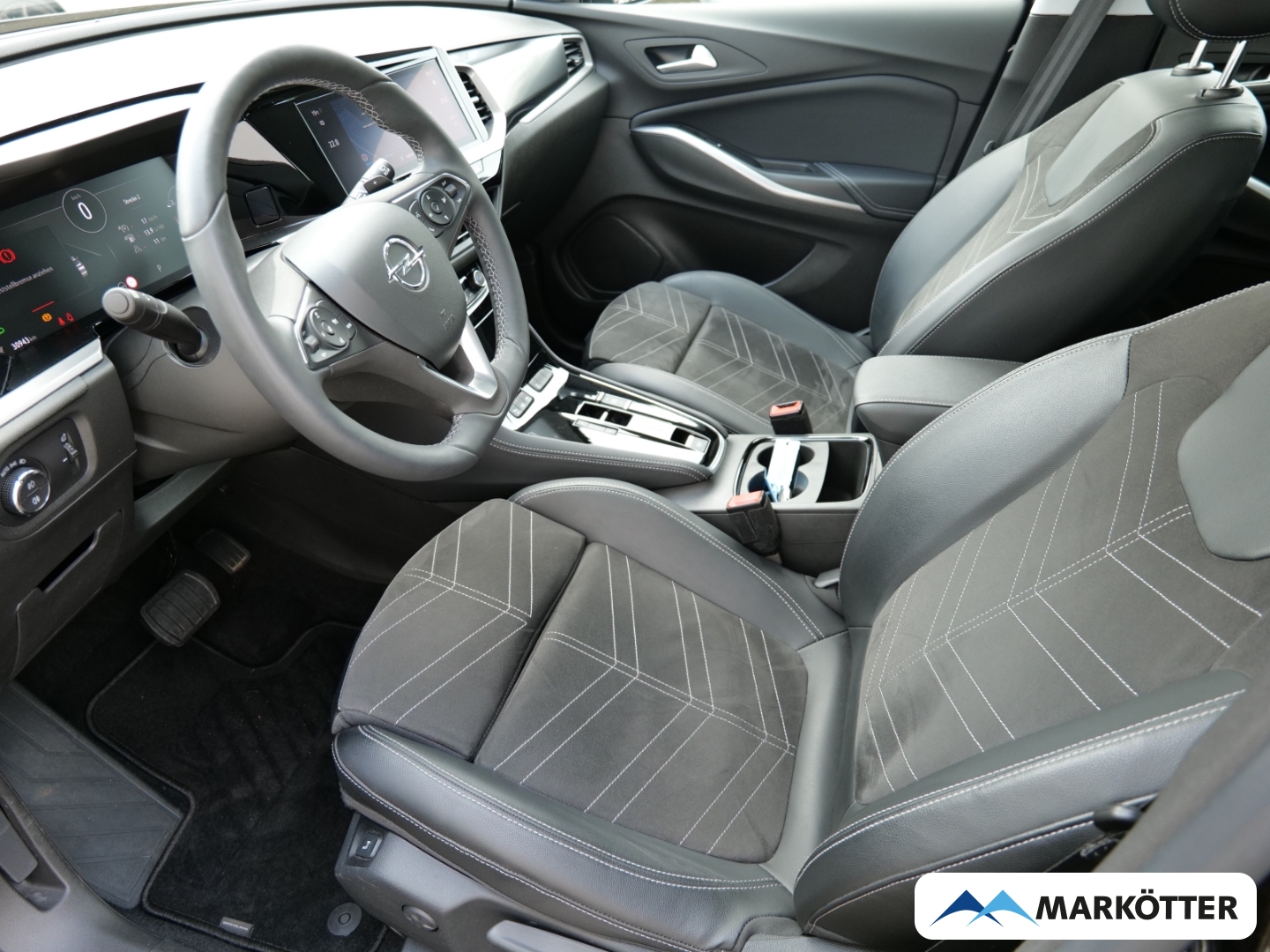 Fahrzeugabbildung Opel Grandland 1.2 GS Mild Hybrid Black 180CAM/SHZ/LHZ