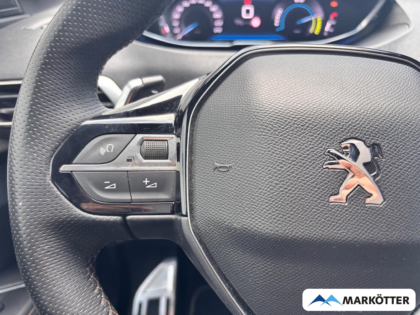 Fahrzeugabbildung Peugeot 5008 GT Hybrid 136 7-Sitzer AHK/ACC/BLIS/SHZ/CAM