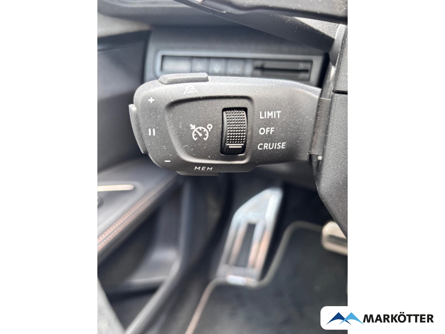 Fahrzeugabbildung Peugeot 5008 GT Hybrid 136 7-Sitzer AHK/ACC/BLIS/SHZ/CAM