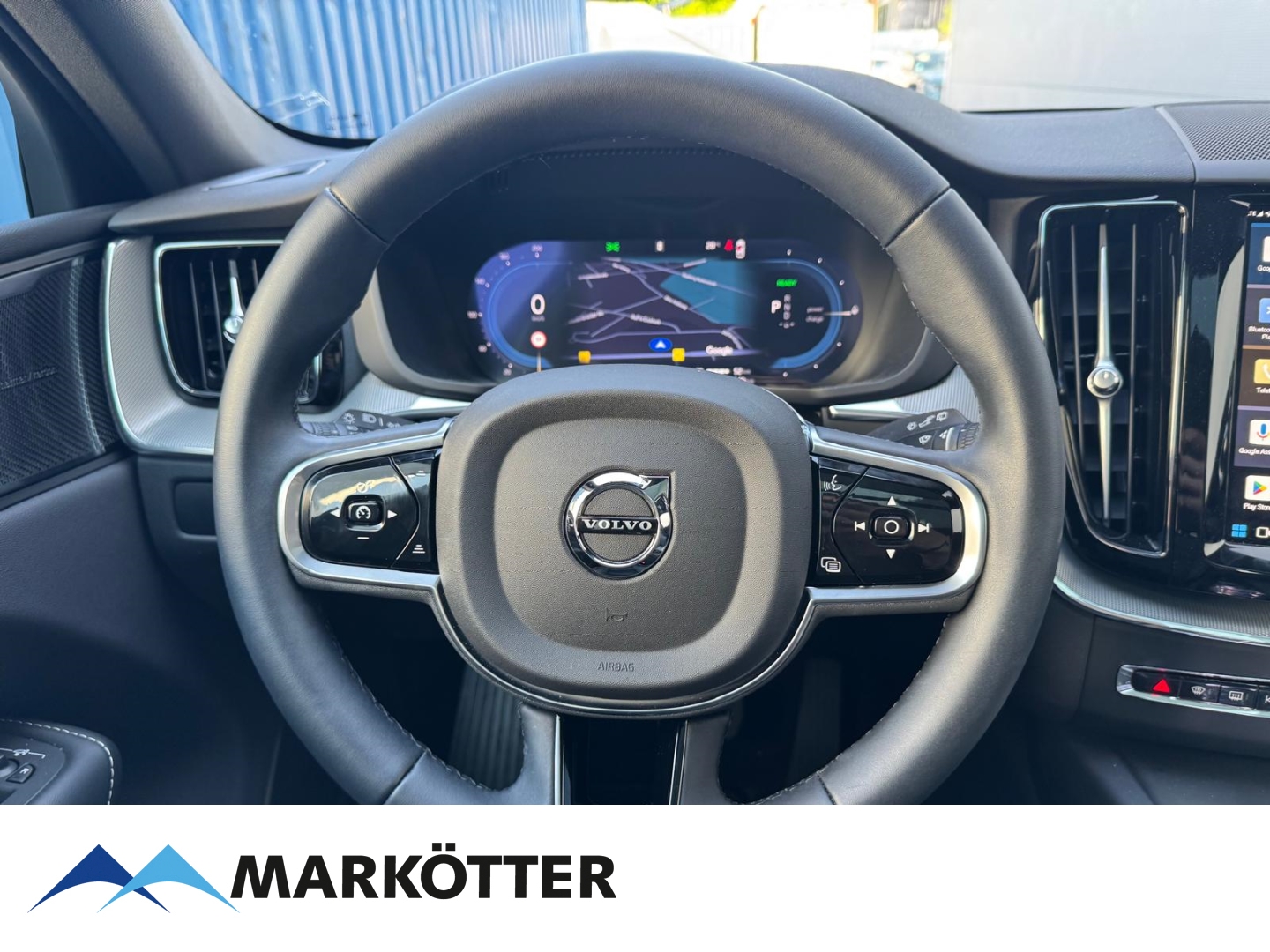 Fahrzeugabbildung Volvo XC60 Plus Dark Recharge Plug-In Hybrid AWD T6