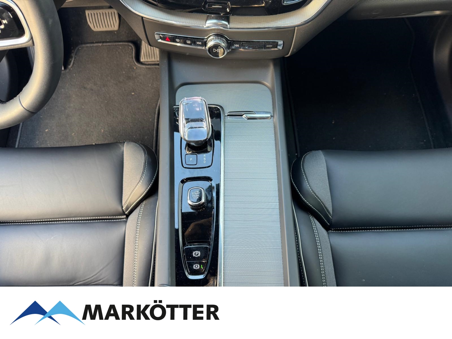 Fahrzeugabbildung Volvo XC60 Plus Dark Recharge Plug-In Hybrid AWD T6