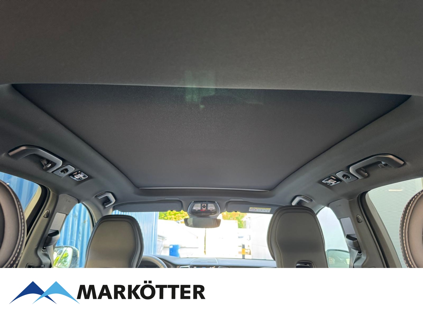 Fahrzeugabbildung Volvo XC60 Plus Dark Recharge Plug-In Hybrid AWD T6