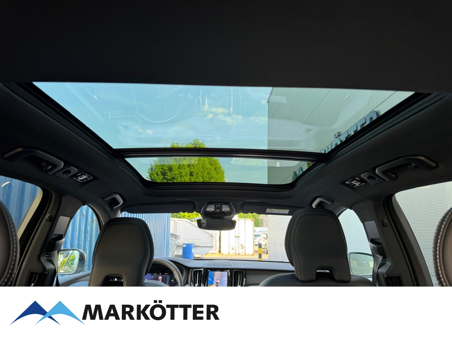 Fahrzeugabbildung Volvo XC60 Plus Dark Recharge Plug-In Hybrid AWD T6