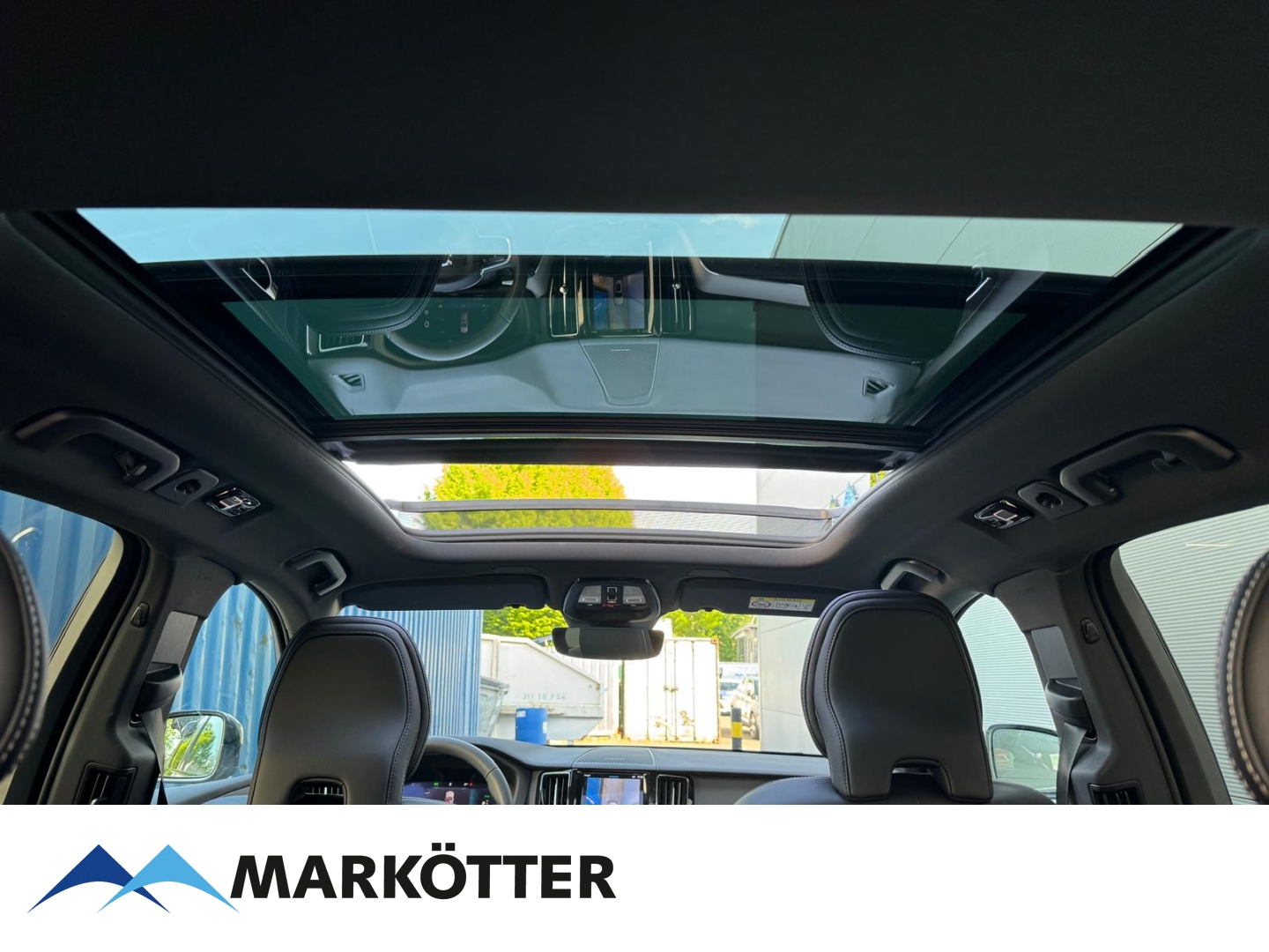 Fahrzeugabbildung Volvo XC60 Plus Dark Recharge Plug-In Hybrid AWD T6