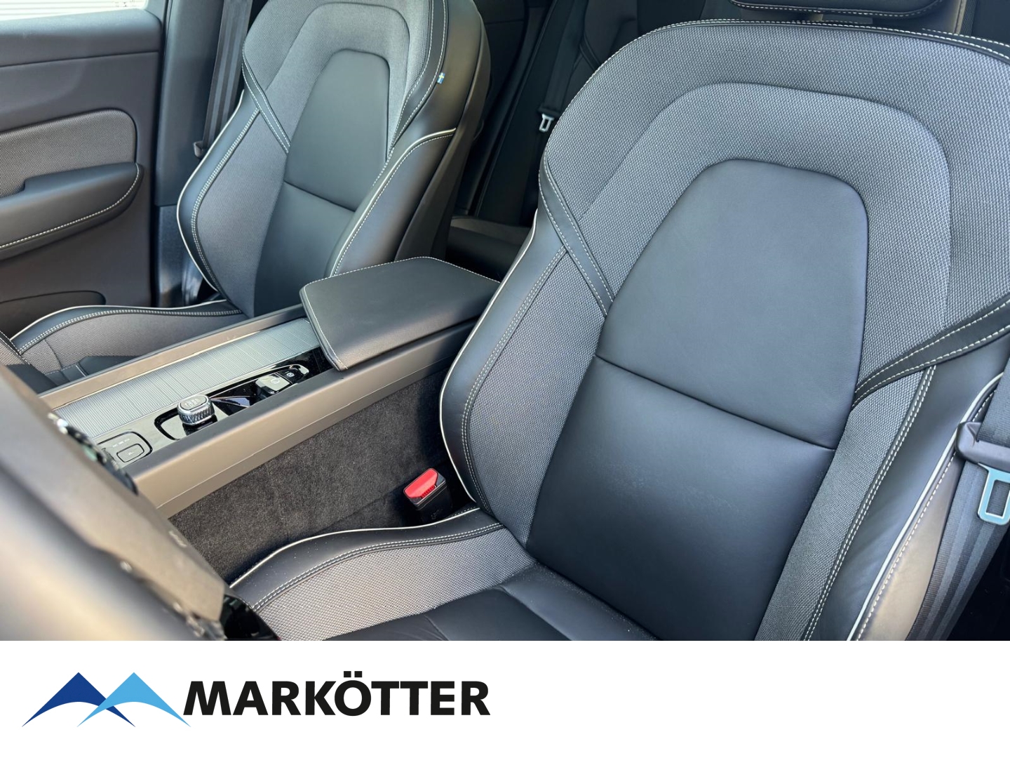 Fahrzeugabbildung Volvo XC60 Plus Dark Recharge Plug-In Hybrid AWD T6
