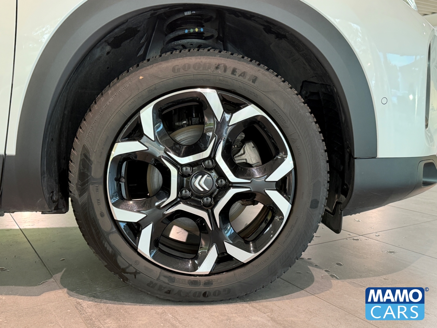 Fahrzeugabbildung Citroen C5 Aircross 1.2 Shine PureTech 130 ACC/BLIS/SHZ