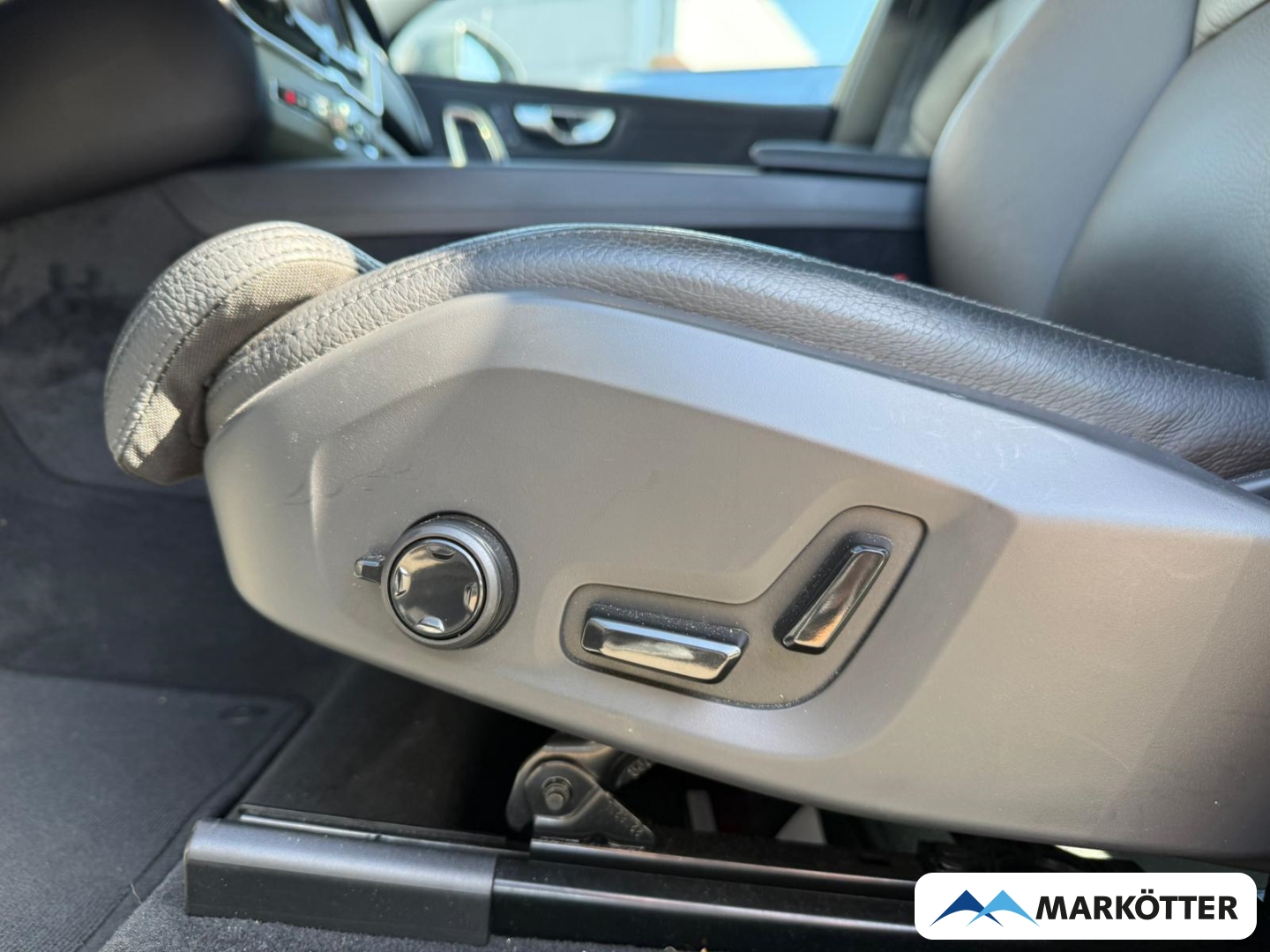 Fahrzeugabbildung Volvo XC60 T6 AWD Inscription Expression Recharge PANO