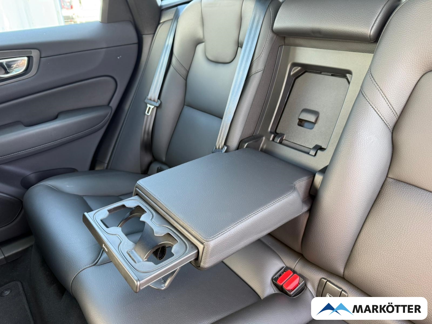 Fahrzeugabbildung Volvo XC60 T6 AWD Inscription Expression Recharge PANO