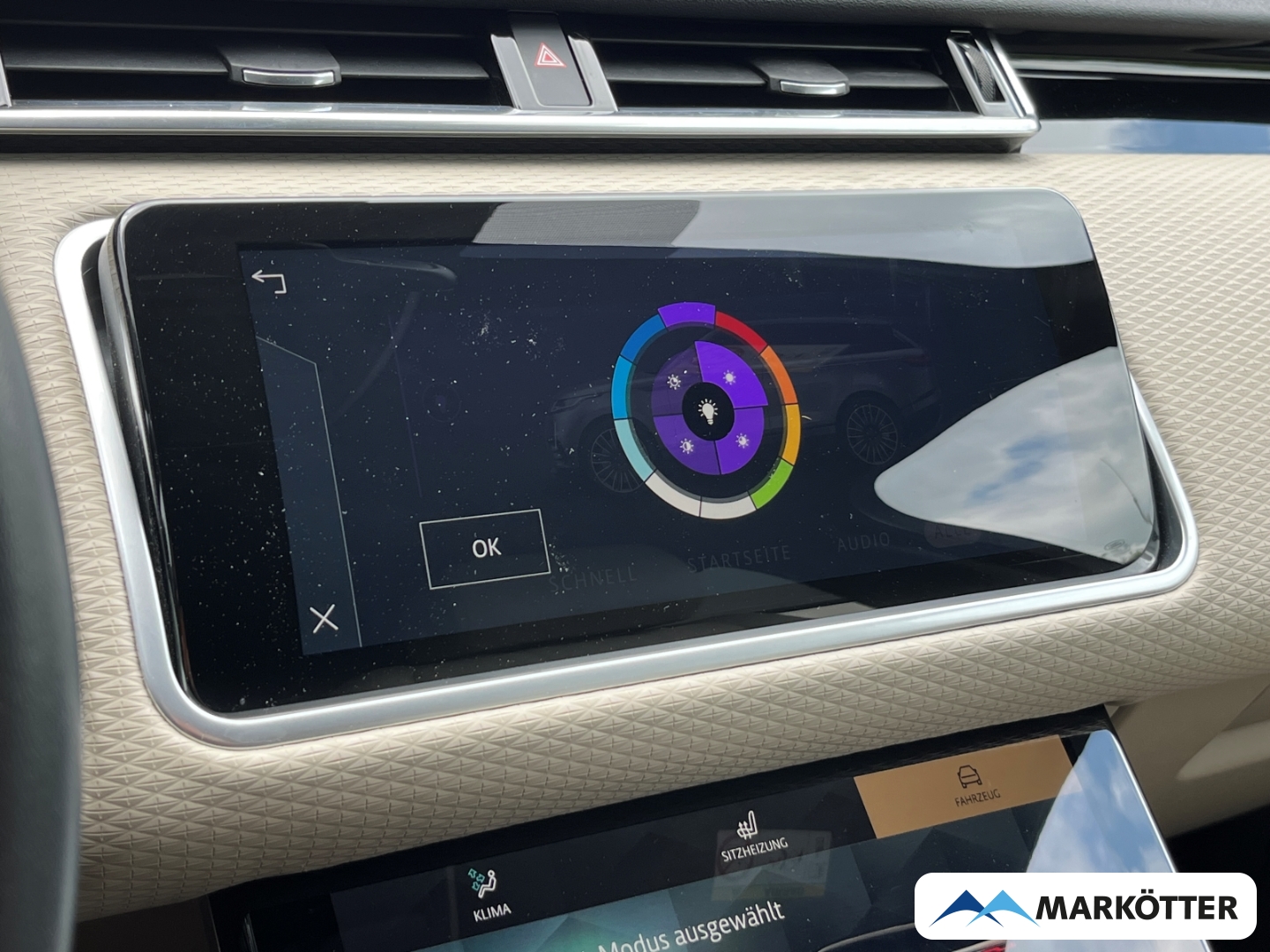 Fahrzeugabbildung Land Rover Range Rover Velar P250 R-Dynamic SE ACC/AHK/Memory