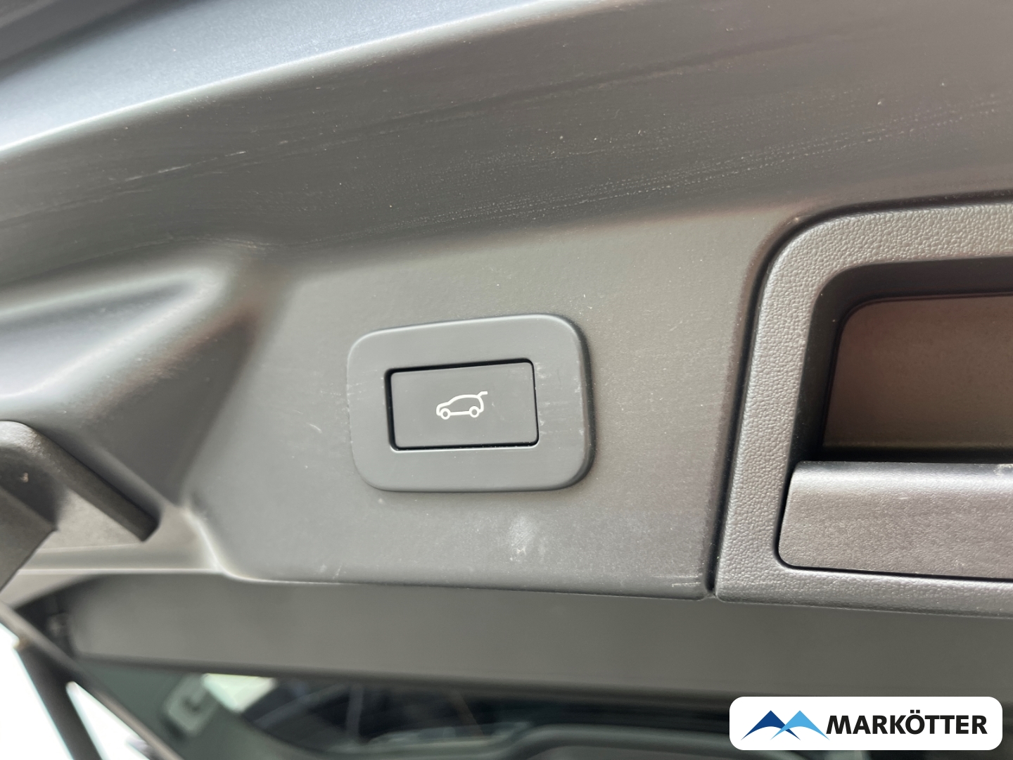 Fahrzeugabbildung Land Rover Range Rover Velar P250 R-Dynamic SE ACC/AHK/Memory