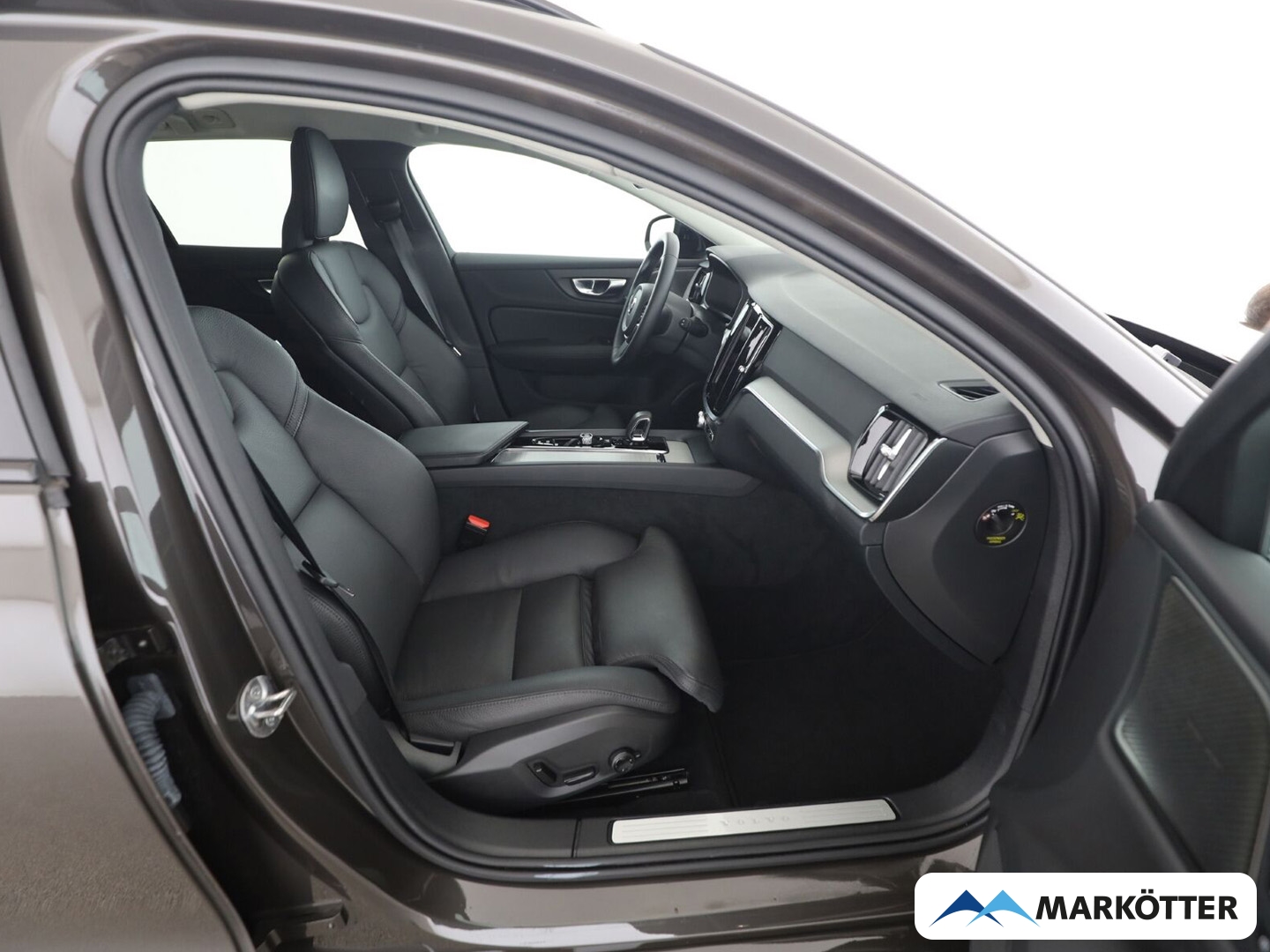 Fahrzeugabbildung Volvo V60 B4 Plus Dark ACC/360/Apple/BLIS/Voll-LED/19''