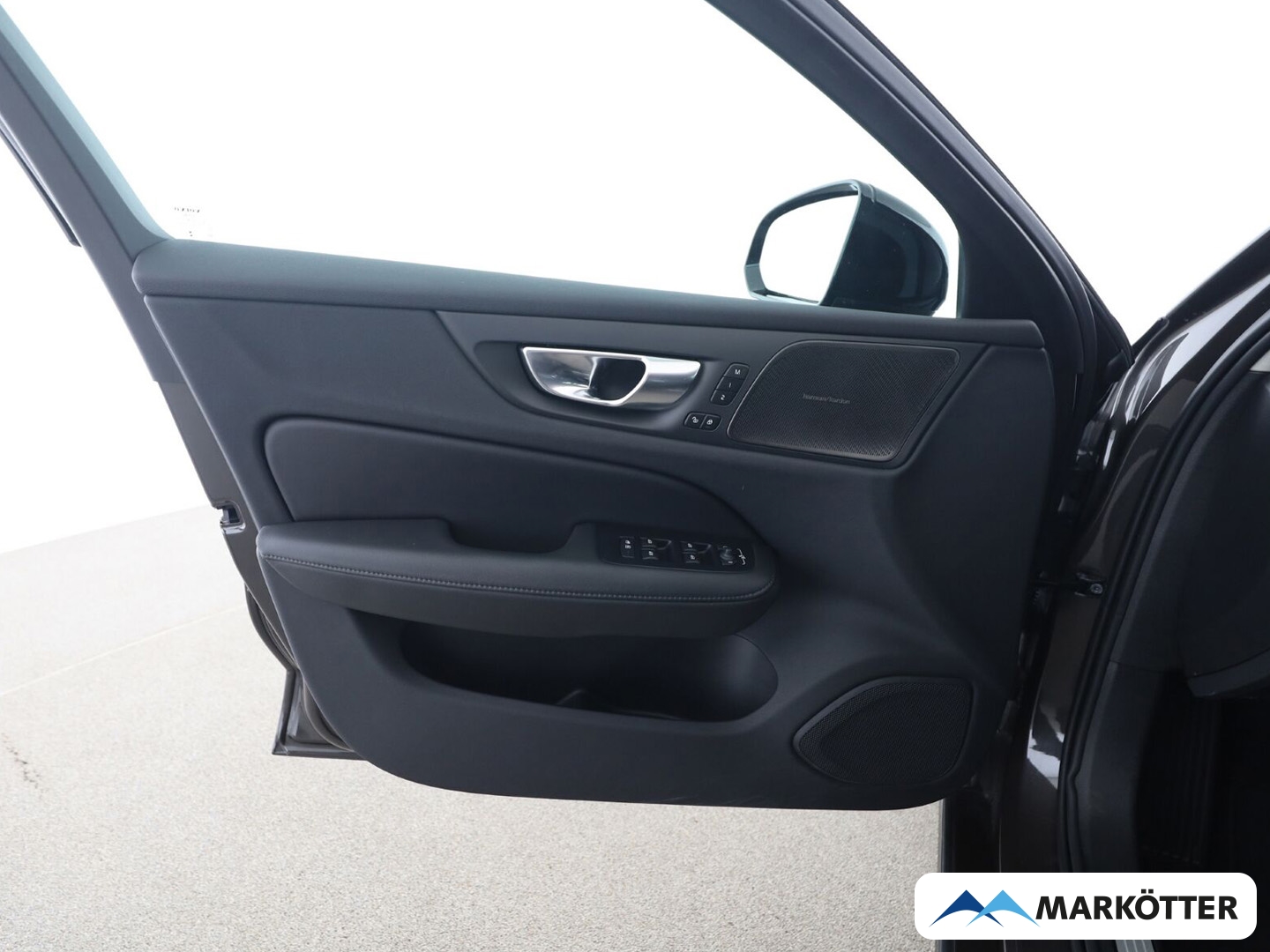 Fahrzeugabbildung Volvo V60 B4 Plus Dark ACC/360/Apple/BLIS/Voll-LED/19''