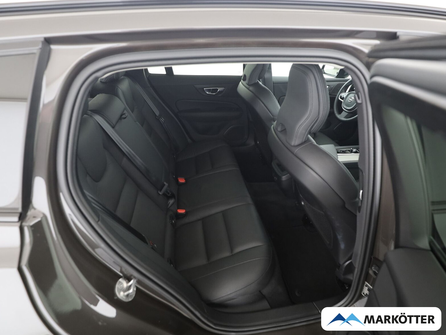 Fahrzeugabbildung Volvo V60 B4 Plus Dark ACC/360/Apple/BLIS/Voll-LED/19''