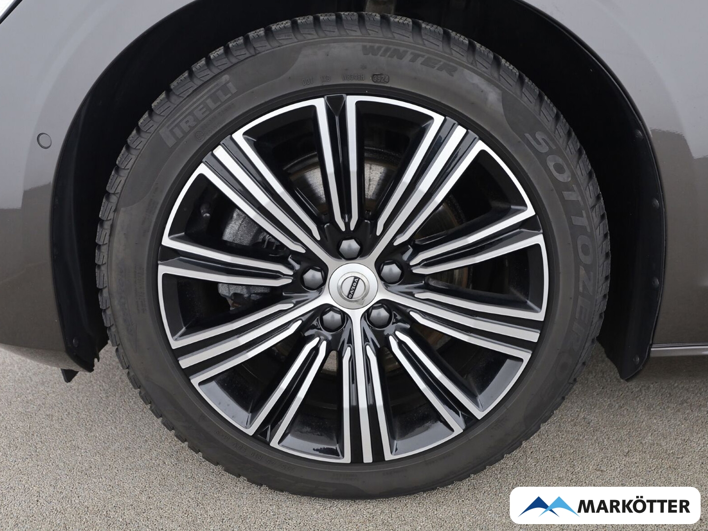 Fahrzeugabbildung Volvo V60 B4 Plus Dark ACC/360/Apple/BLIS/Voll-LED/19''