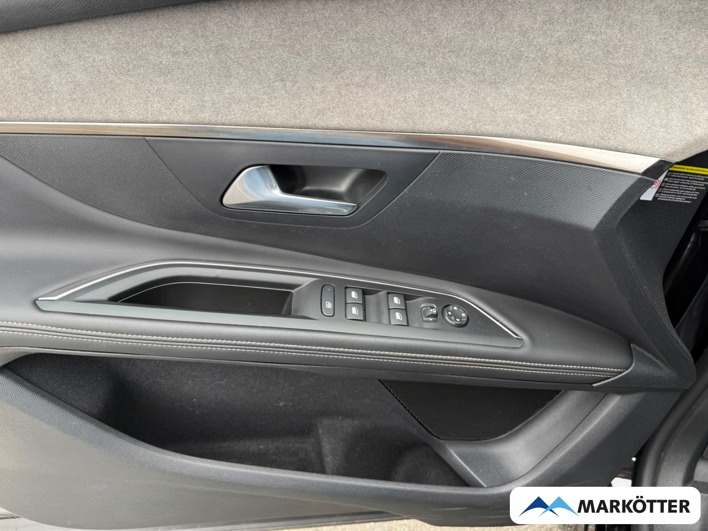 Fahrzeugabbildung Peugeot 5008 GT 7-Sitzer ACC/BLISS/CAM/DAB/NAVI/SHZ