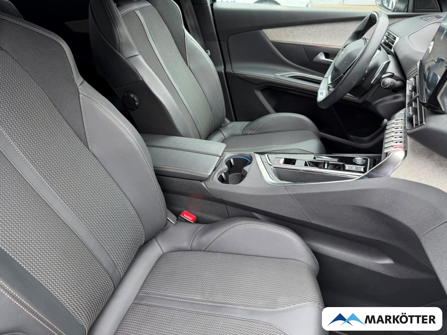 Fahrzeugabbildung Peugeot 5008 GT 7-Sitzer ACC/BLISS/CAM/DAB/NAVI/SHZ