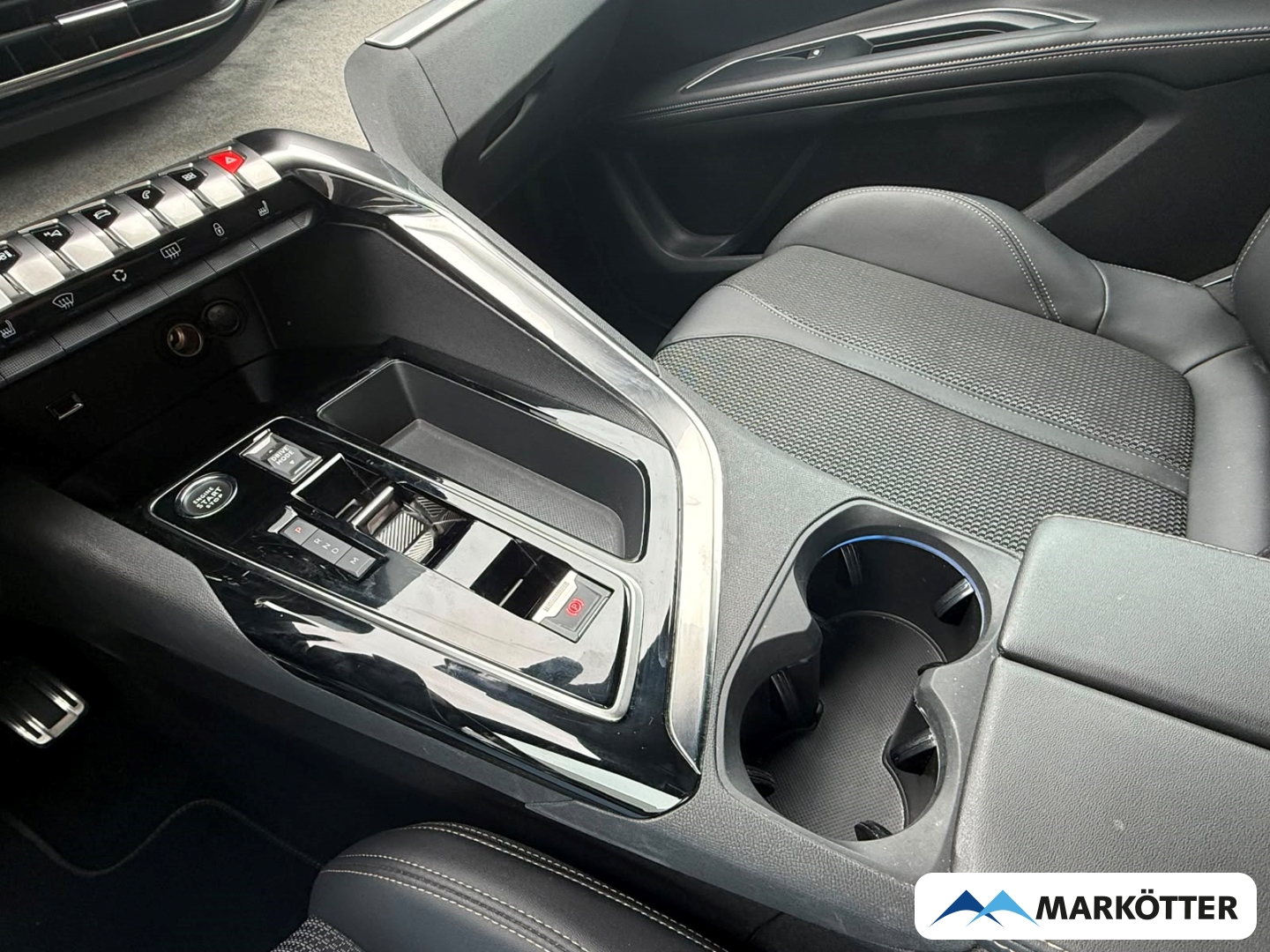Fahrzeugabbildung Peugeot 5008 GT 7-Sitzer ACC/BLISS/CAM/DAB/NAVI/SHZ