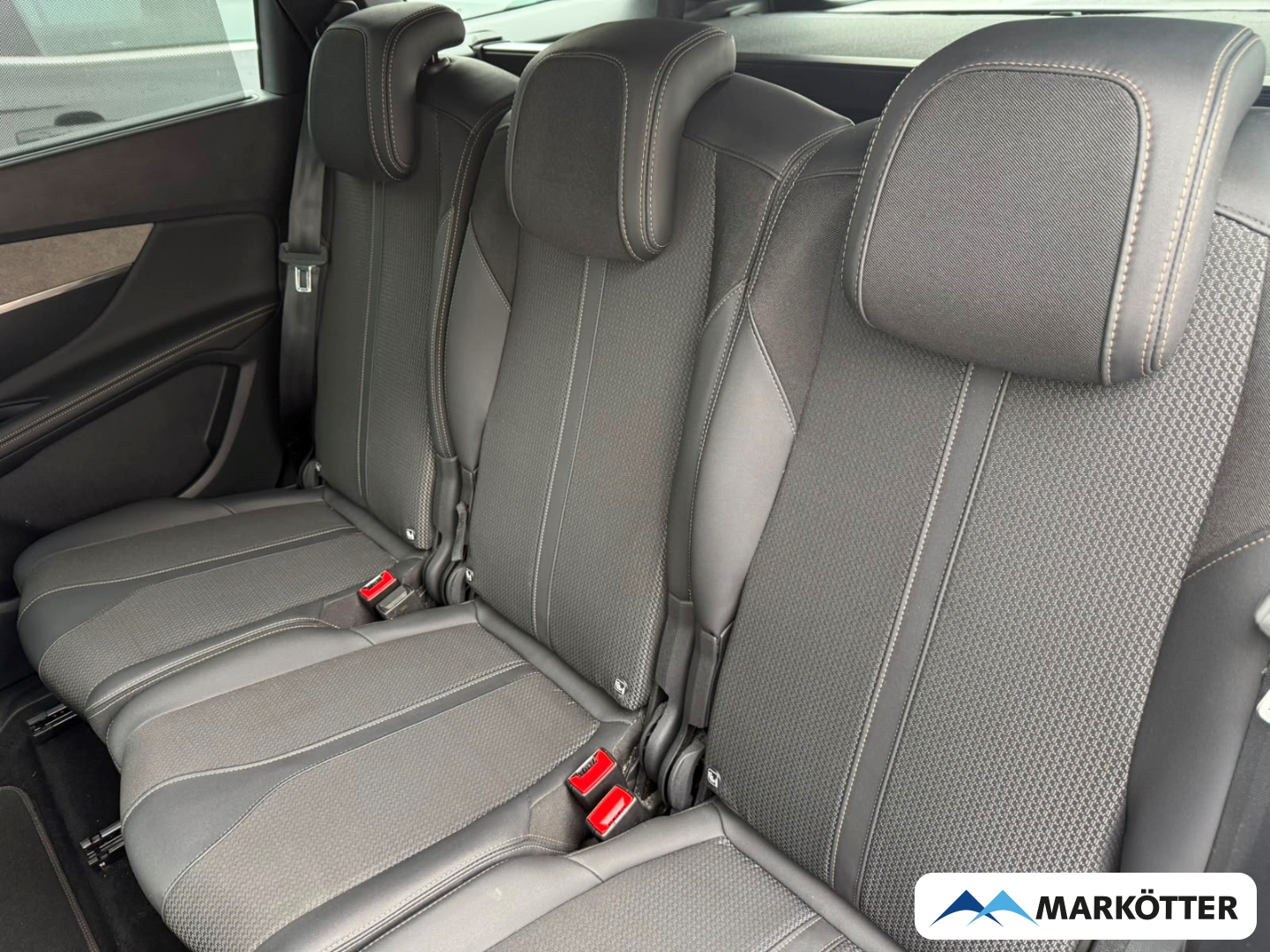 Fahrzeugabbildung Peugeot 5008 GT 7-Sitzer ACC/BLISS/CAM/DAB/NAVI/SHZ
