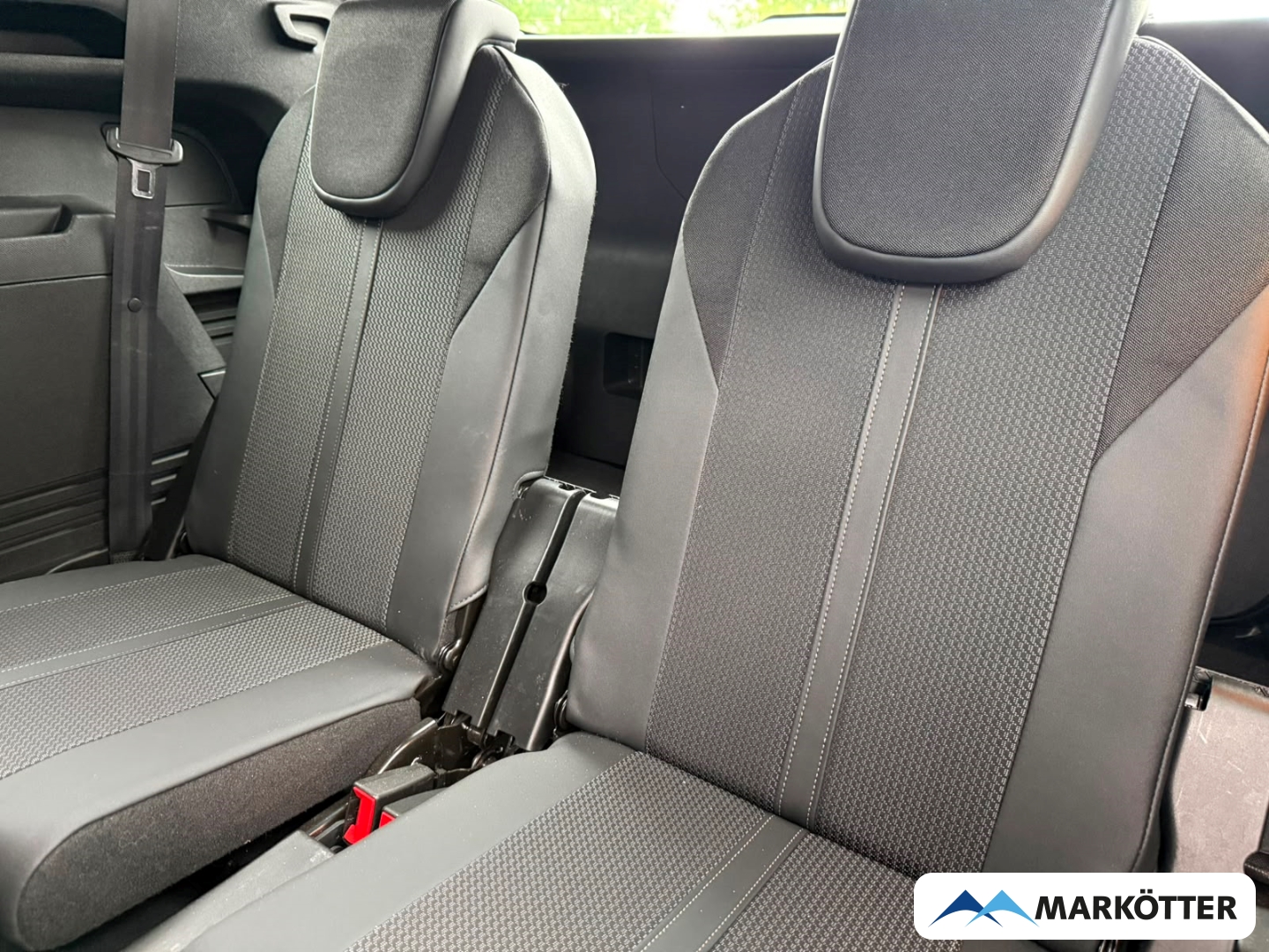 Fahrzeugabbildung Peugeot 5008 GT 7-Sitzer ACC/BLISS/CAM/DAB/NAVI/SHZ