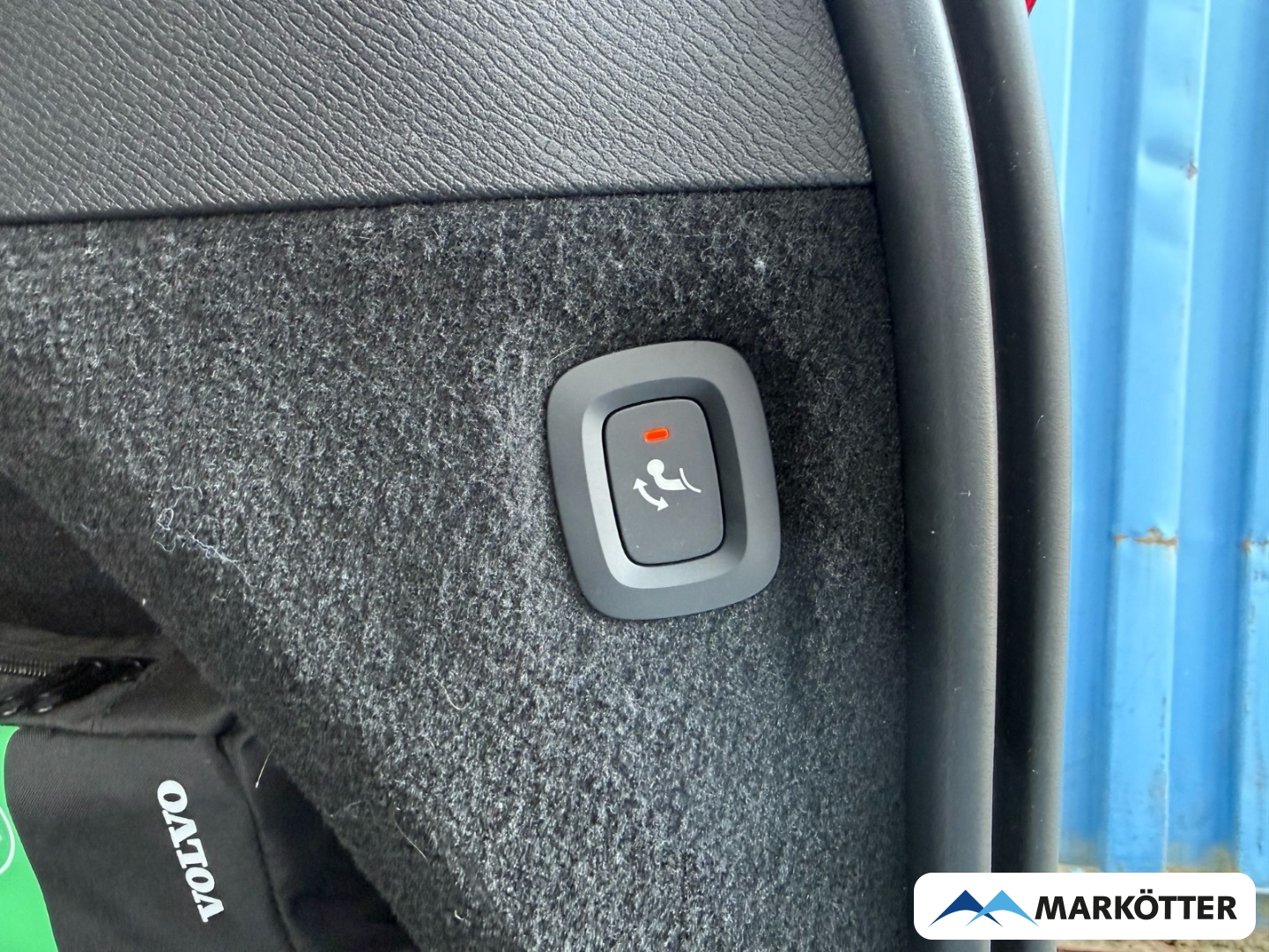 Fahrzeugabbildung Volvo XC90 B5 AWD Ultimate Dark 7-Sitz. AHK/ACC/360°