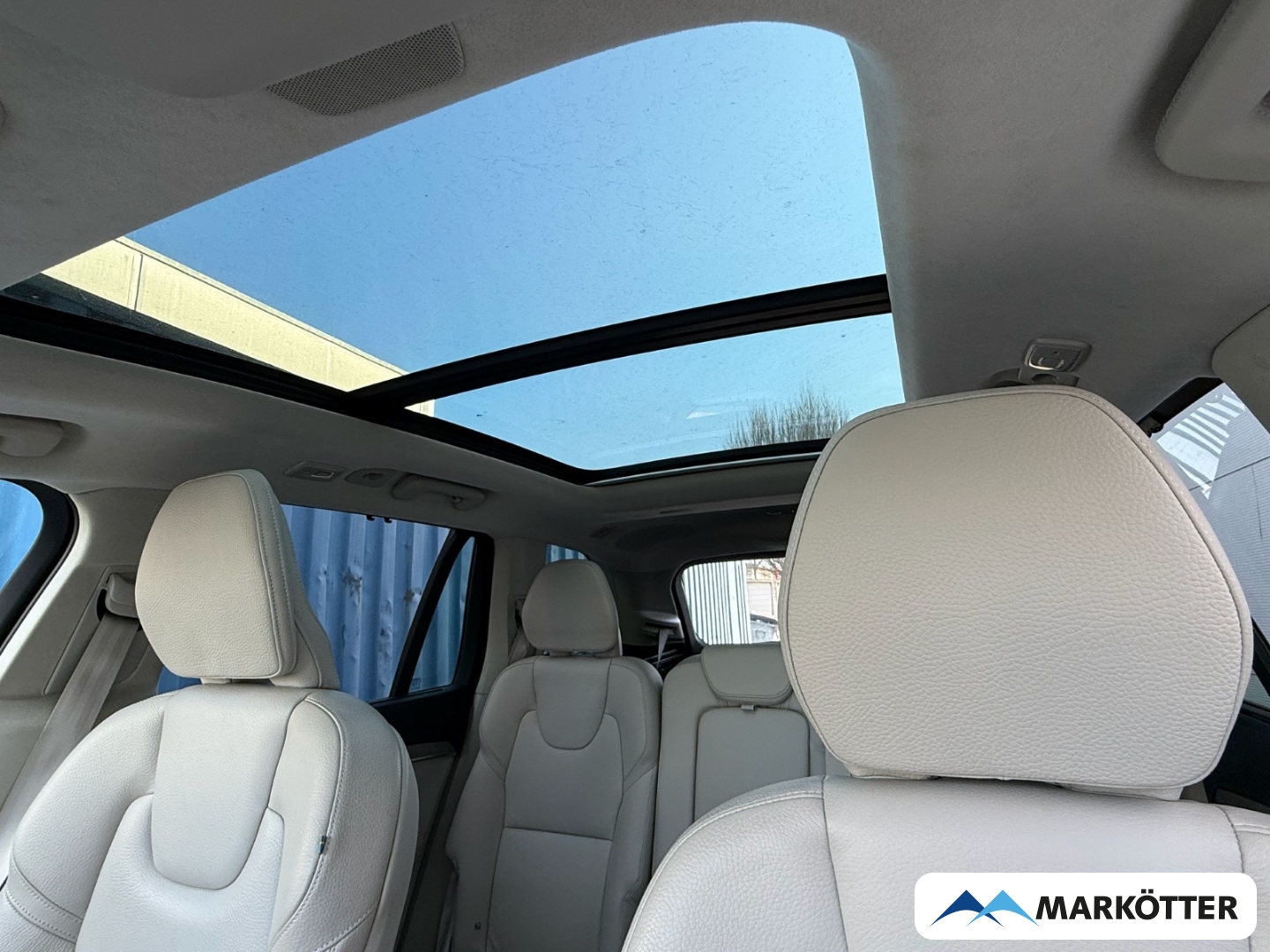 Fahrzeugabbildung Volvo XC90 B5 AWD Ultimate Dark 7-Sitz. AHK/ACC/360°