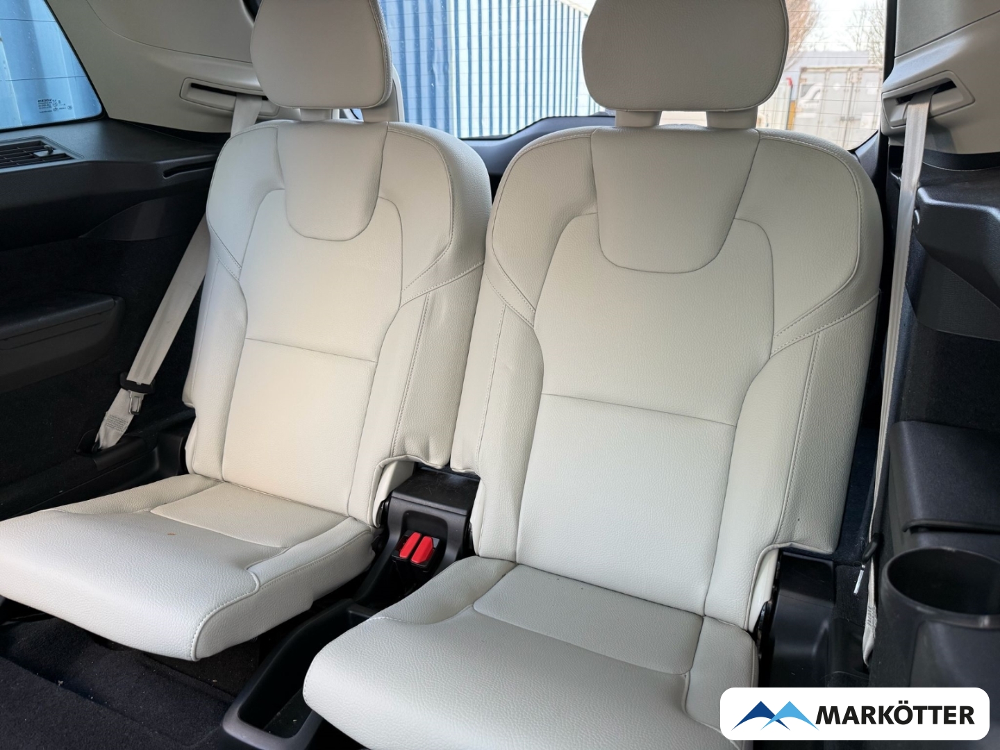Fahrzeugabbildung Volvo XC90 B5 AWD Ultimate Dark 7-Sitz. AHK/ACC/360°