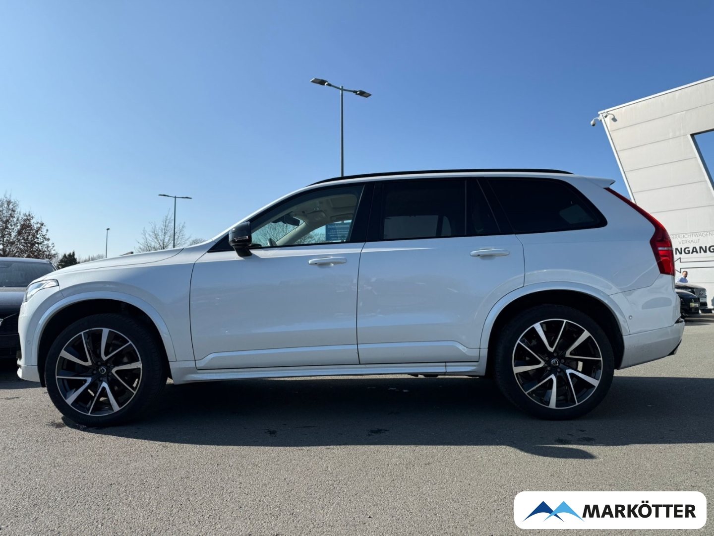 Fahrzeugabbildung Volvo XC90 B5 AWD Ultimate Dark 7-Sitz. AHK/ACC/360°