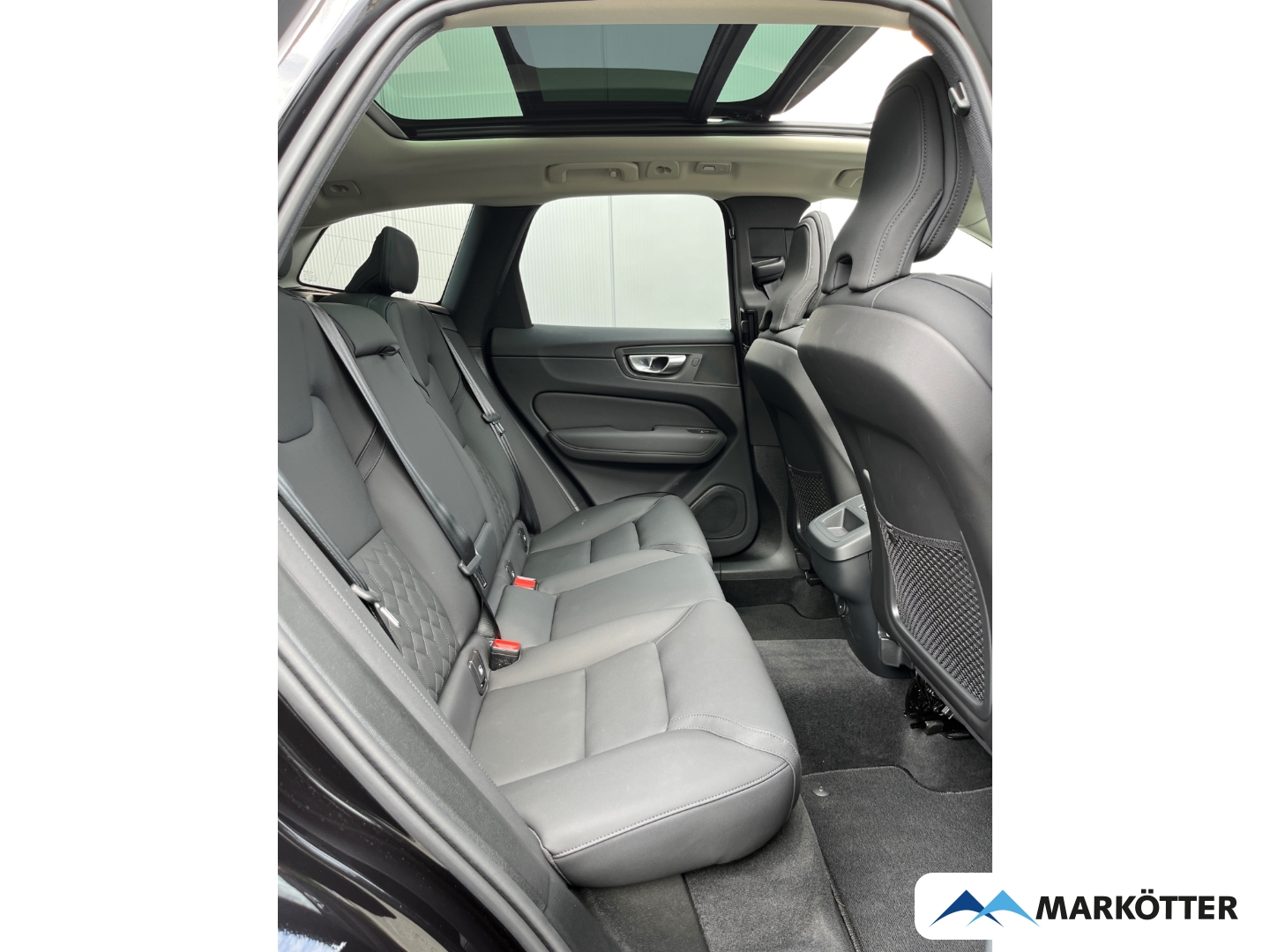 Fahrzeugabbildung Volvo XC60 B5 AWD Plus Dark S-Dach/360°/FACELIFT/19''