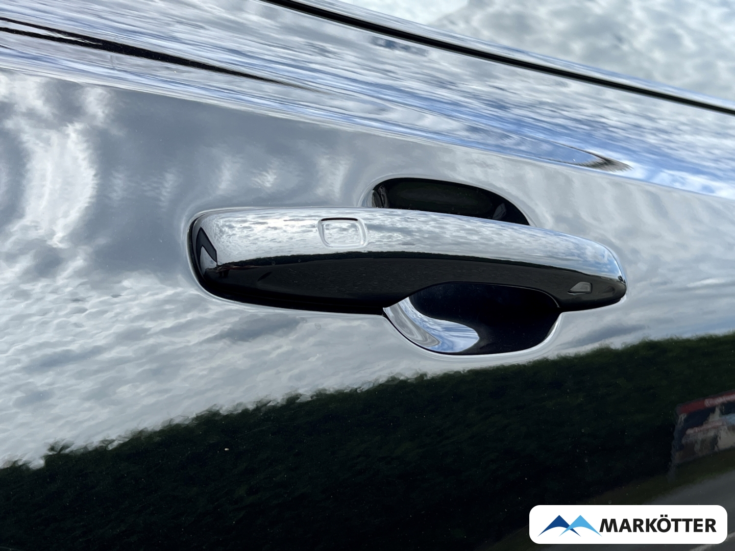 Fahrzeugabbildung Volvo XC60 B5 AWD Plus Dark S-Dach/360°/FACELIFT/19''