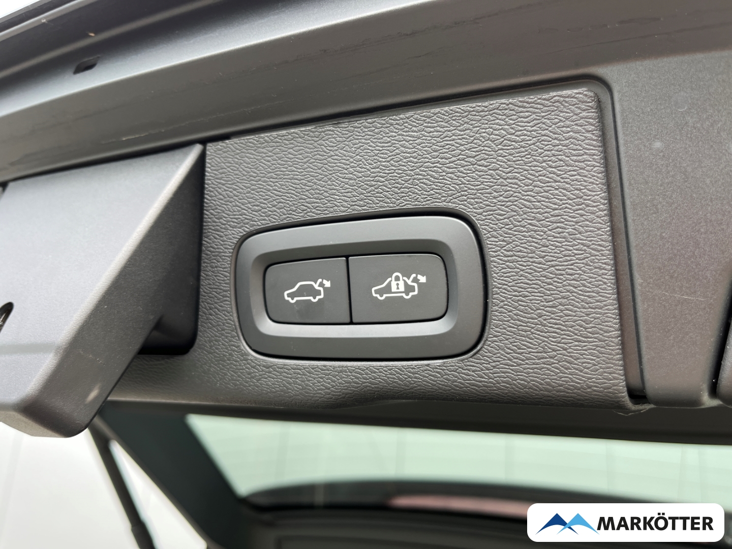 Fahrzeugabbildung Volvo XC60 B5 AWD Plus Dark S-Dach/360°/FACELIFT/19''