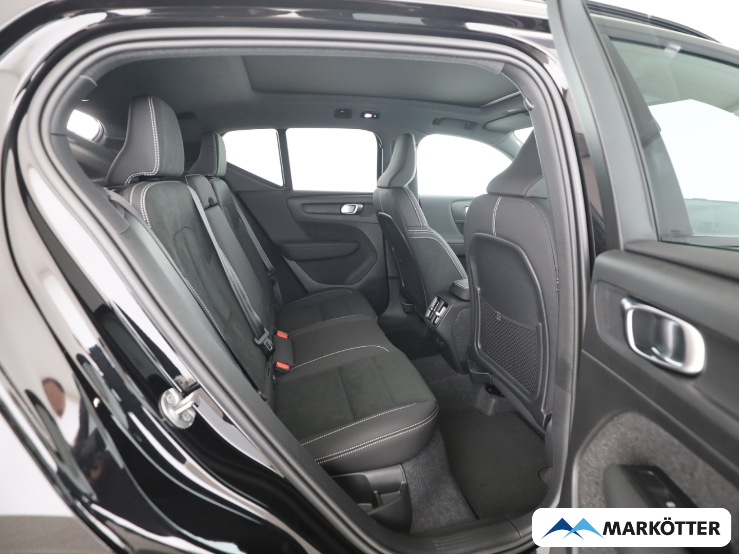 Fahrzeugabbildung Volvo XC40 Plus Black Edition B4 360°CAM/H&K/SHZ/AHK