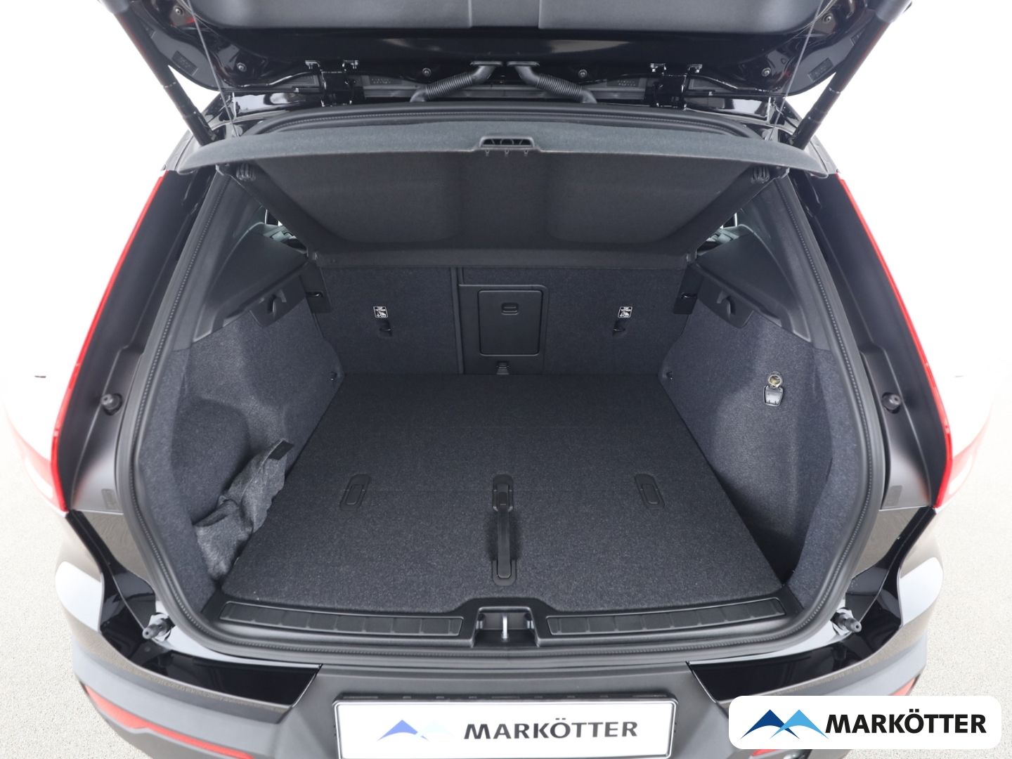 Fahrzeugabbildung Volvo XC40 Plus Black Edition B4 360°CAM/H&K/SHZ/AHK