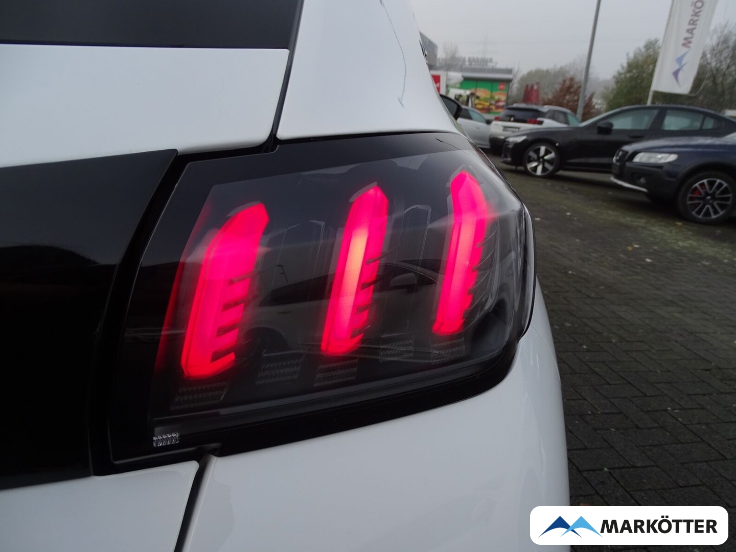 Fahrzeugabbildung Peugeot e-208 Allure Pack Gar. PDC/LED/SHZ/Navi