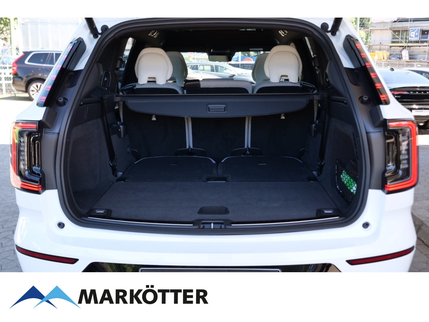 Fahrzeugabbildung Volvo EX90 Ultra Twin Motor AWD 7-Sitzer/22''/B&W/AHK