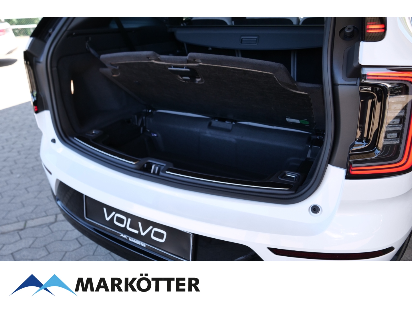 Fahrzeugabbildung Volvo EX90 Ultra Twin Motor AWD 7-Sitzer/22''/B&W/AHK