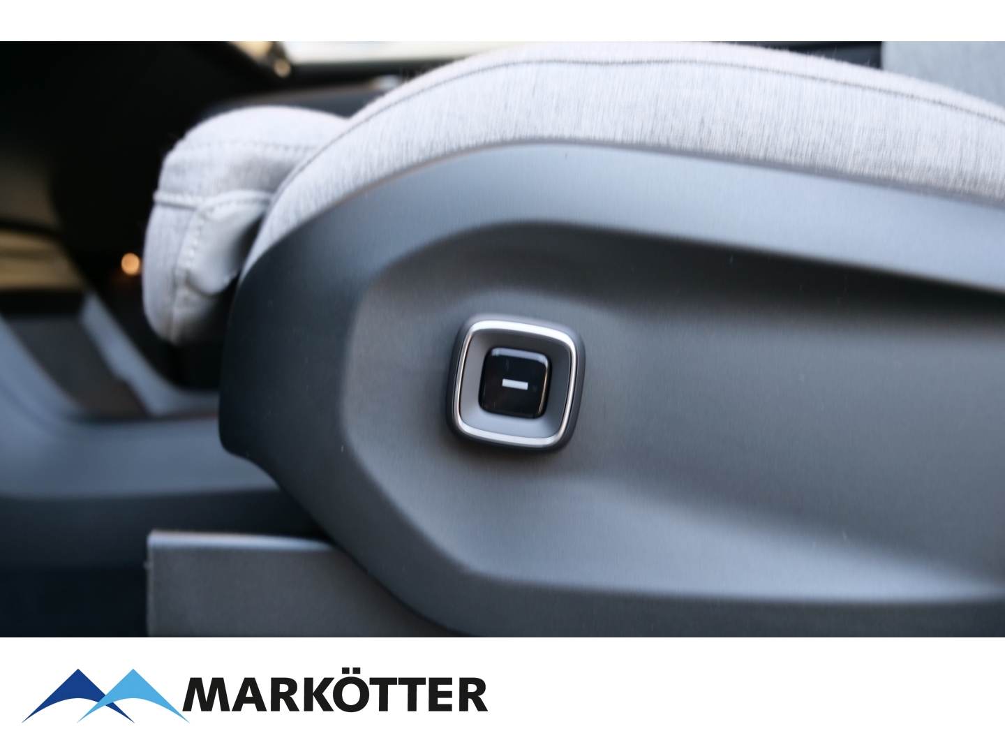 Fahrzeugabbildung Volvo EX90 Ultra Twin Motor AWD 7-Sitzer/22''/B&W/AHK