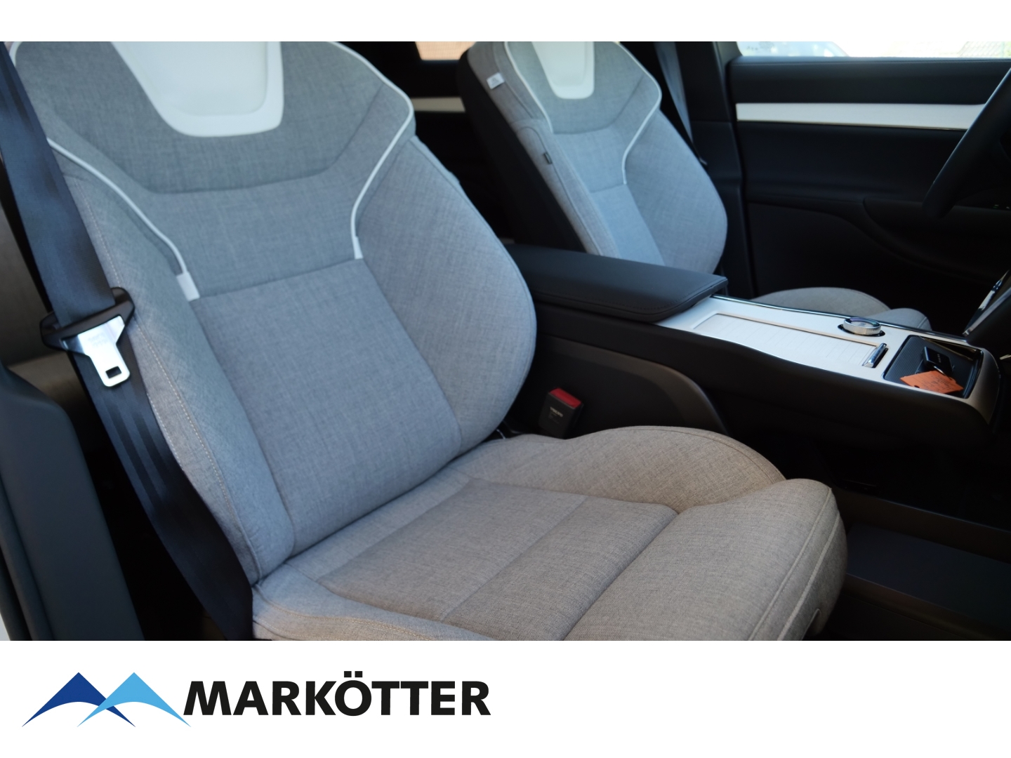 Fahrzeugabbildung Volvo EX90 Ultra Twin Motor AWD 7-Sitzer/22''/B&W/AHK