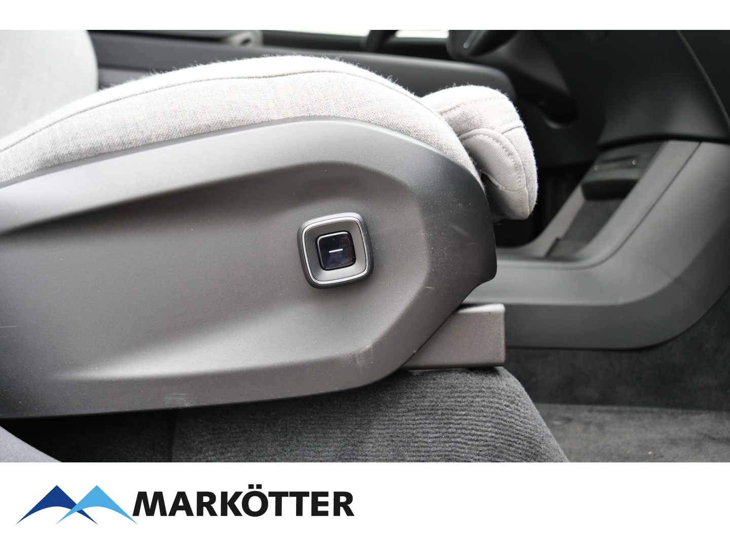 Fahrzeugabbildung Volvo EX90 Ultra Twin Motor AWD 7-Sitzer/22''/B&W/AHK