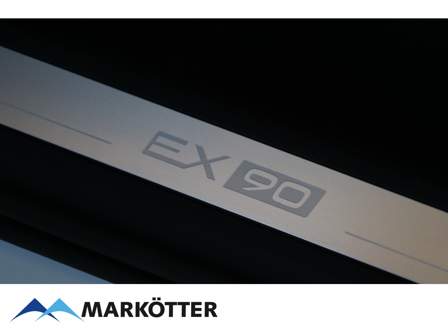 Fahrzeugabbildung Volvo EX90 Ultra Twin Motor AWD 7-Sitzer/22''/B&W/AHK