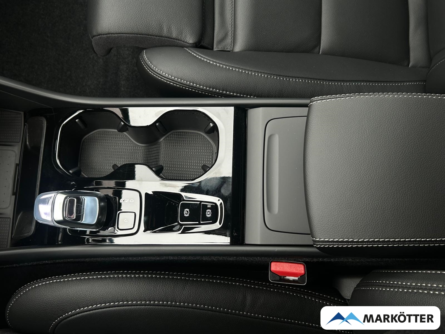 Fahrzeugabbildung Volvo XC40 B3 Plus Dark 2WD ACC/BLIS/Memory/Kamera