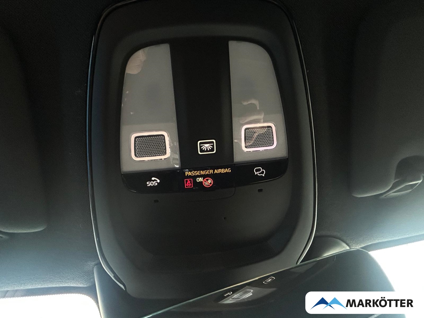 Fahrzeugabbildung Volvo XC40 B3 Plus Dark 2WD ACC/BLIS/Memory/Kamera