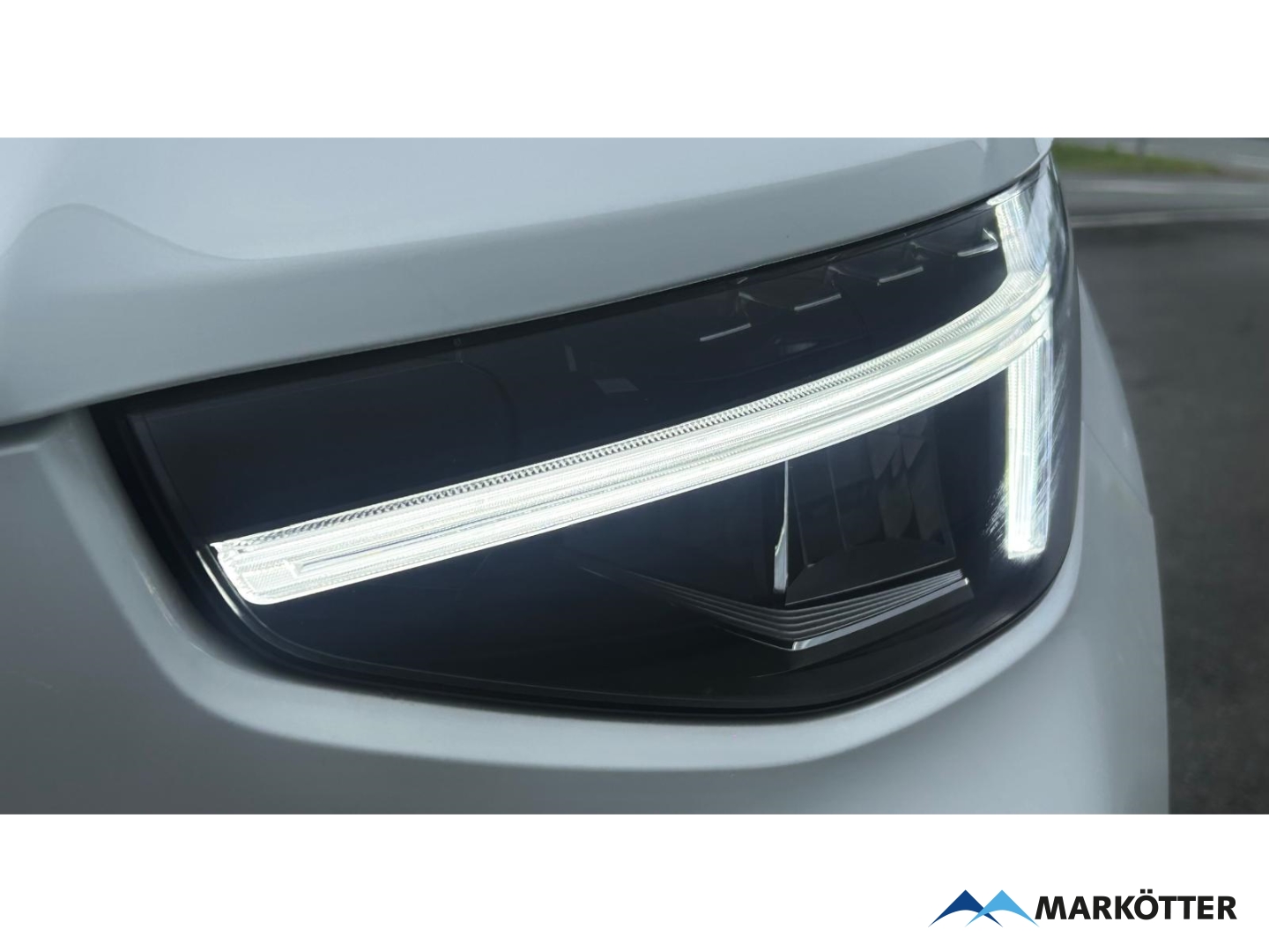 Fahrzeugabbildung Volvo XC40 B3 Plus Dark 2WD ACC/BLIS/Memory/Kamera